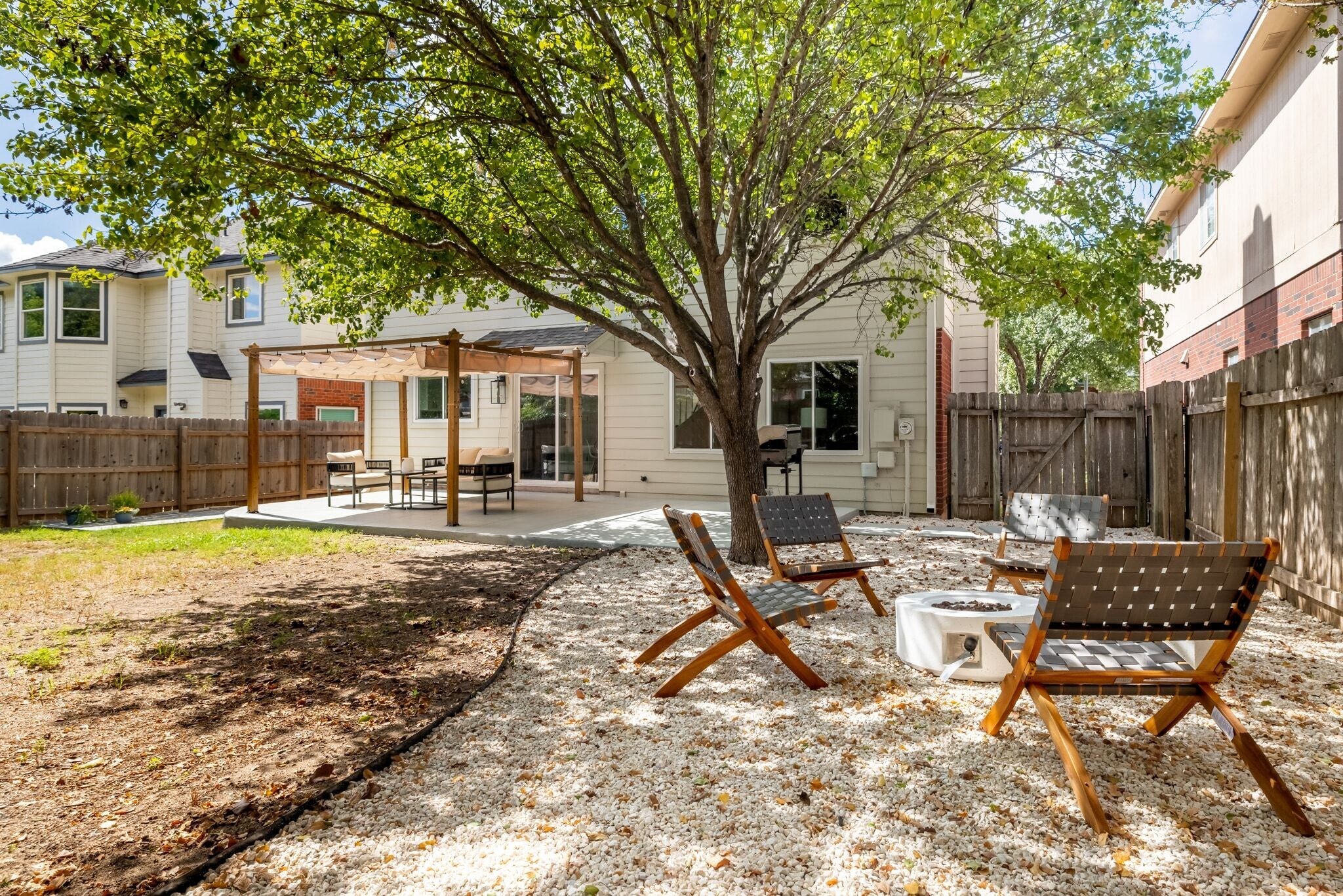 Building Photo - 2206 Rick Whinery Dr