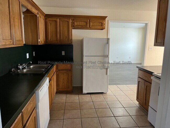 Building Photo - 3509 Price Cir