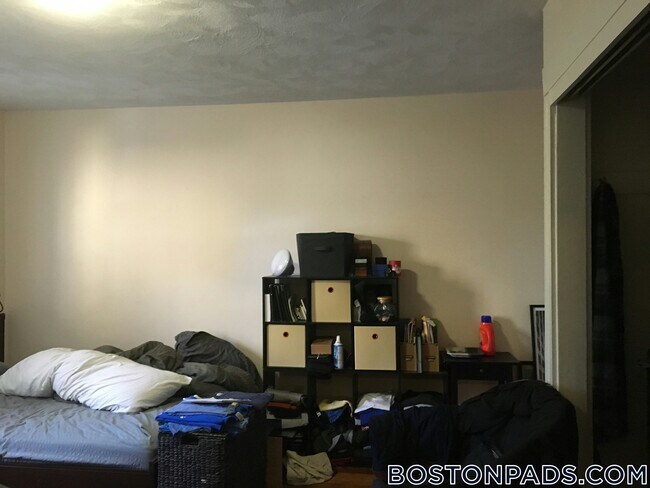 Building Photo - 402 Highland Ave