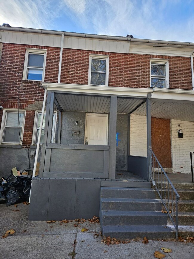 Primary Photo - Bright and Airy 3 bedroom for rent-Vouchers Welcome