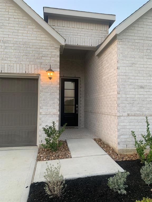Building Photo - 32030 Meadowlake Mews Ln