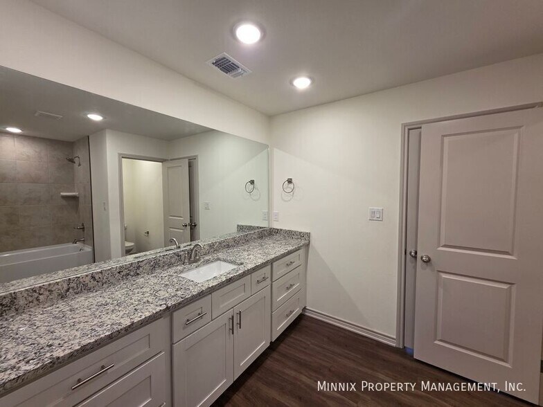 Building Photo - 6009 Kauffman Dr