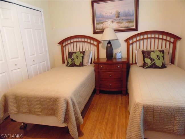 Building Photo - 4835 SW 18th Ave