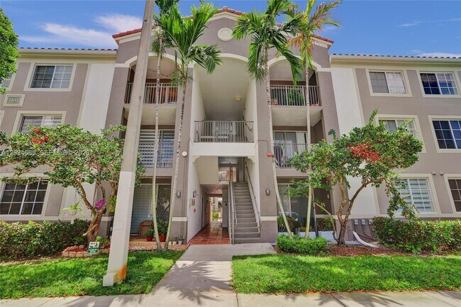 Building Photo - 6841 SW 44th St