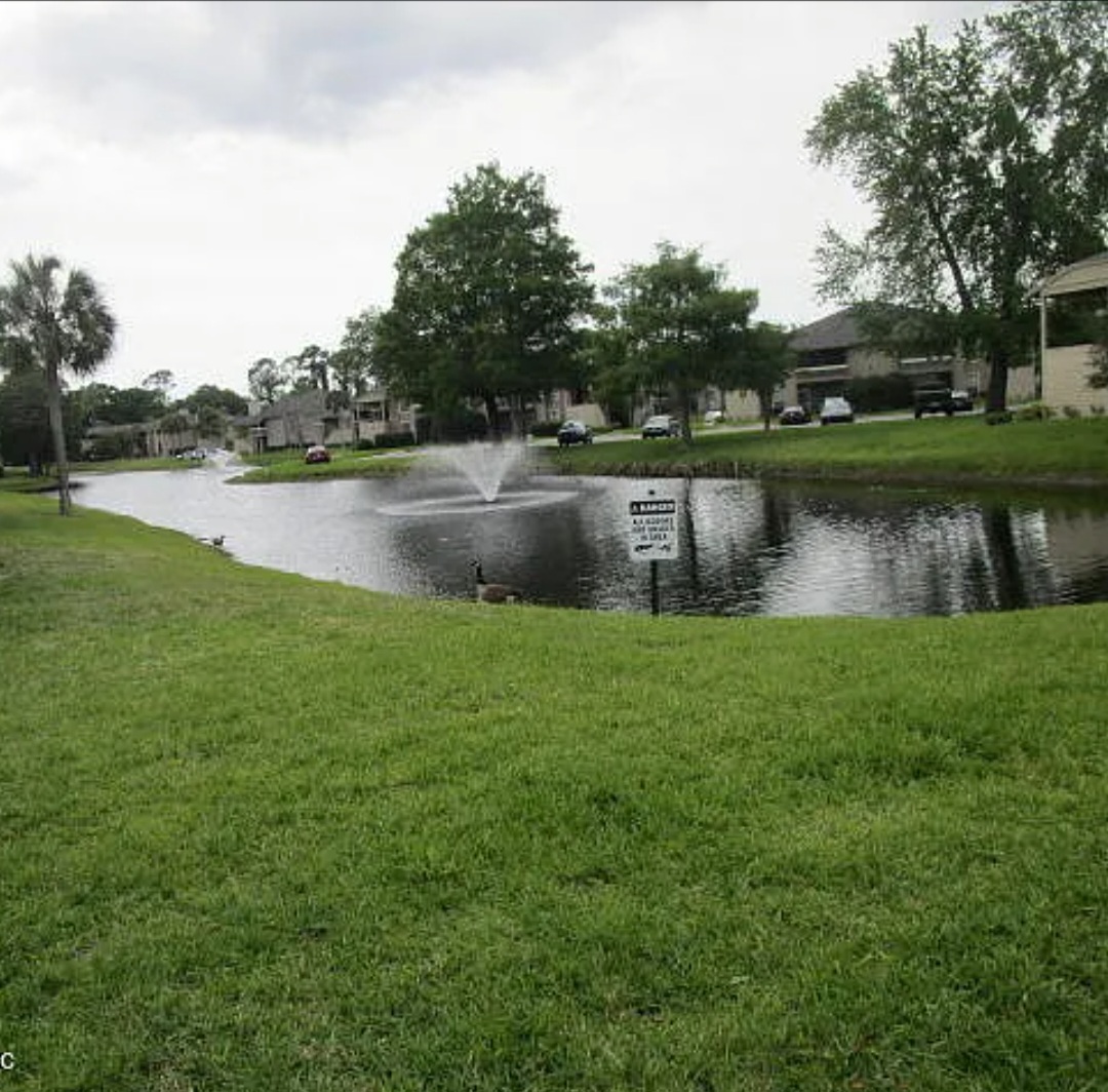 Building Photo - 10200 Belle Rive Blvd