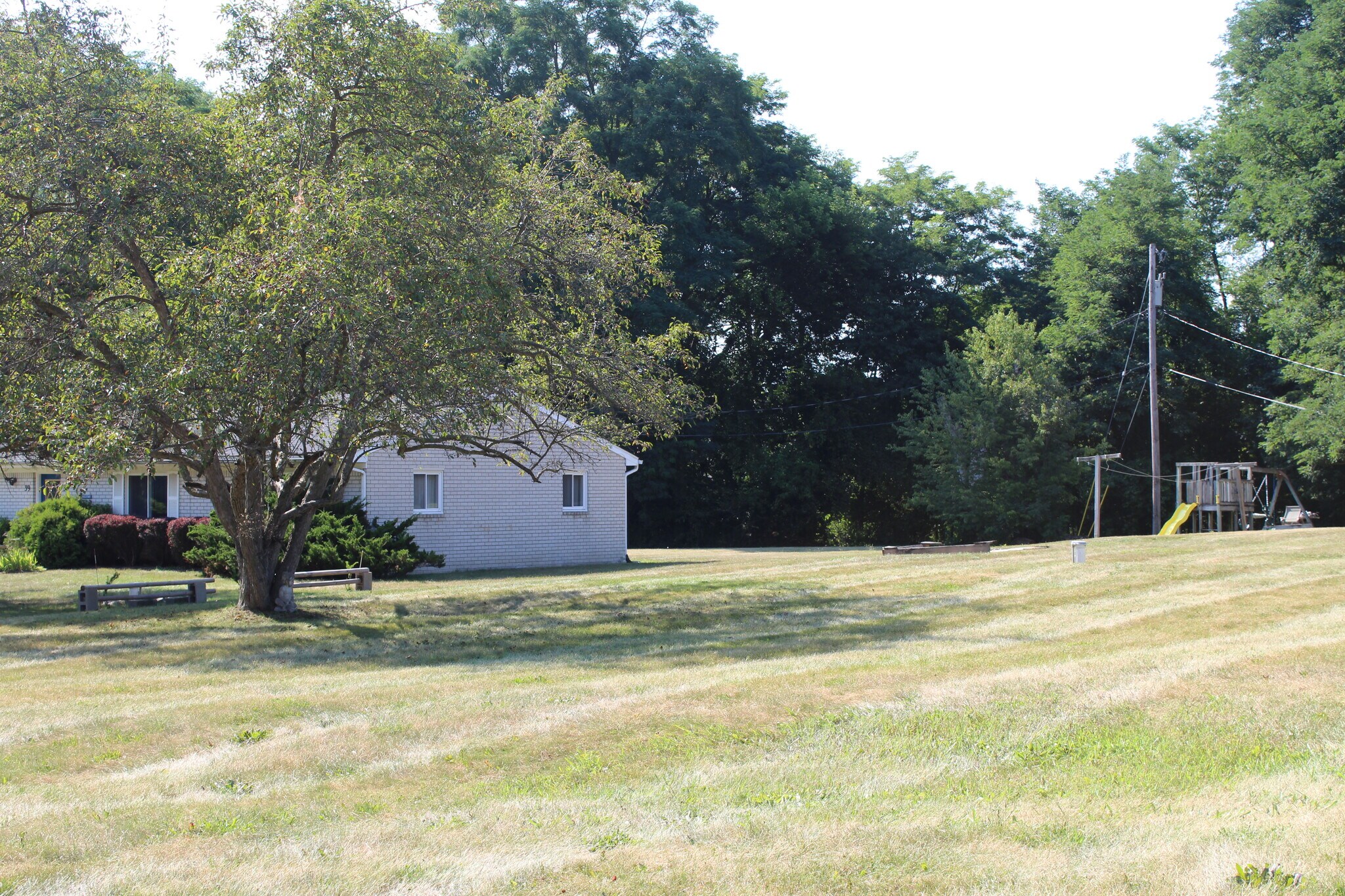 Building Photo - 37 Maplecrest Dr