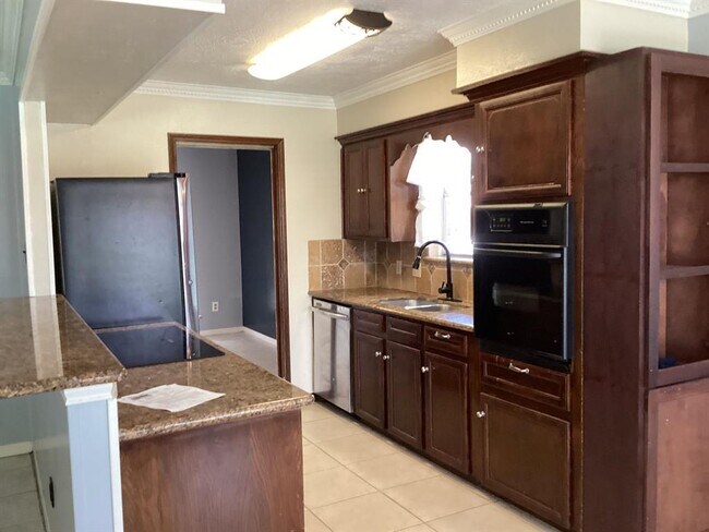 Building Photo - 4120 Venetian Way