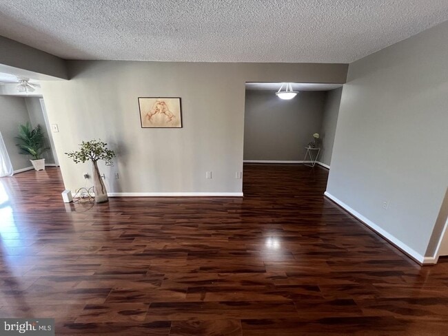 Building Photo - 4500 S Four Mile Run Dr