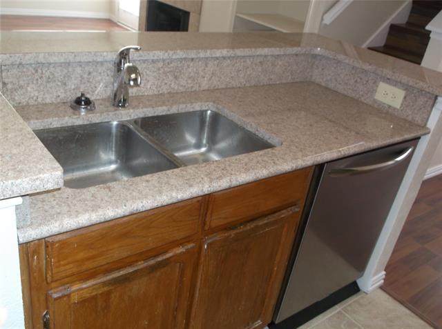 Building Photo - 9809 Walnut St