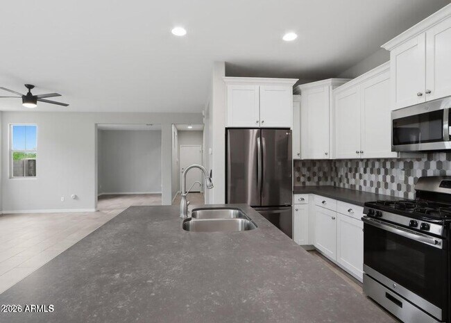 Building Photo - 1942 S Sycamore Pl
