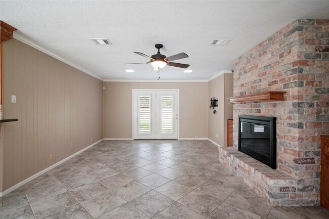 Building Photo - 28914 Pine Hill Dr