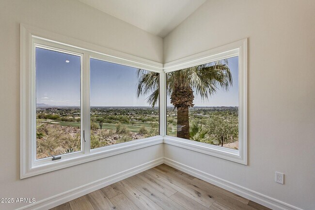 Building Photo - 5654 E Mesquite Ln