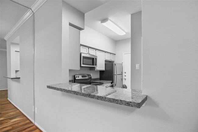 Building Photo - 3800 Tanglewilde St