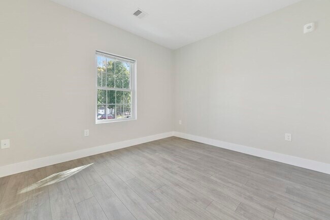 Building Photo - 1180 Great Plain Ave