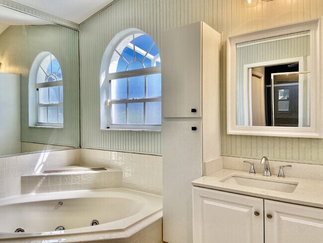 Building Photo - Beautiful 3-Bedroom, 2-Bath Home Available...