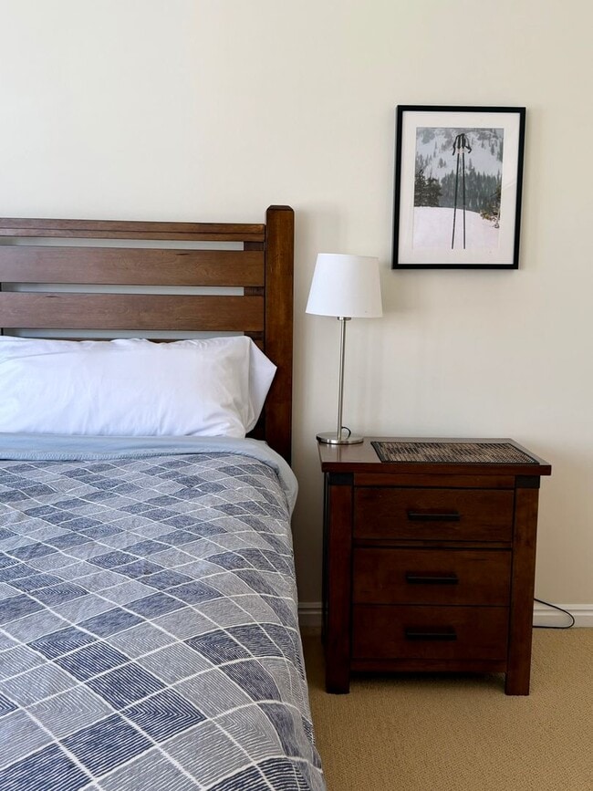 Building Photo - Townhouse within Walking Distance of Downtown Sugarhouse