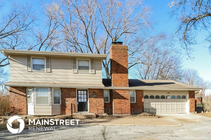 Primary Photo - 2300 NW 85th Terrace