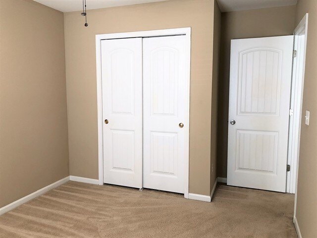 Building Photo - 8824 Shadowglen Dr