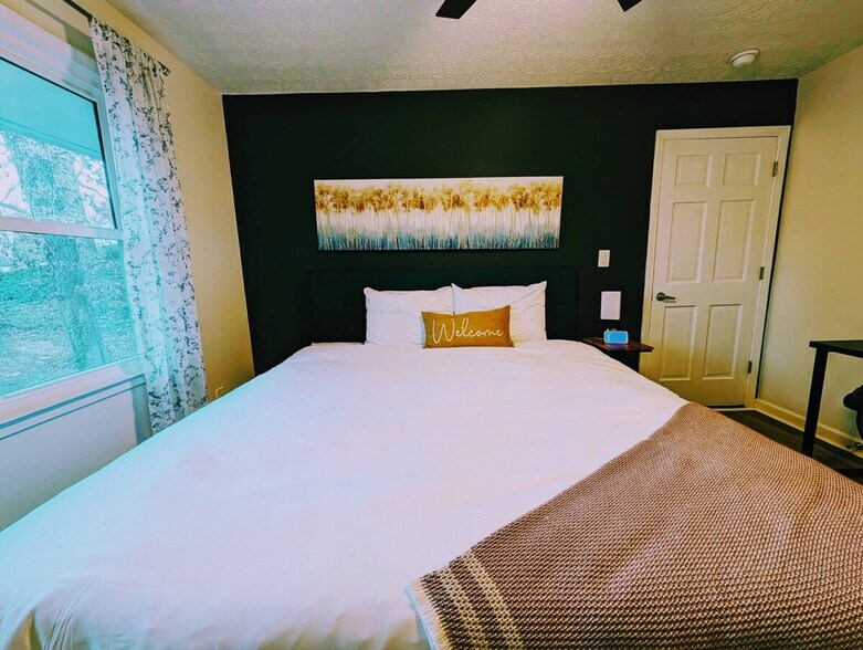 Building Photo - 1293 Colony Dr