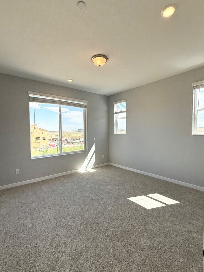 Building Photo - 16551 Peak Wy