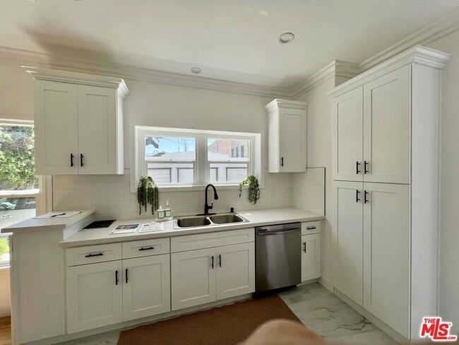 Building Photo - 4526 St Elmo Dr