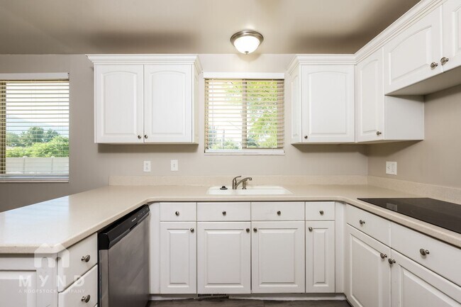 Building Photo - 180 Millerberg Dr