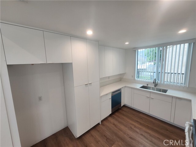 Building Photo - 2534 Community Ave
