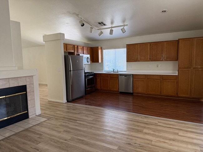 Building Photo - 3bd/2bath 1-story home!
