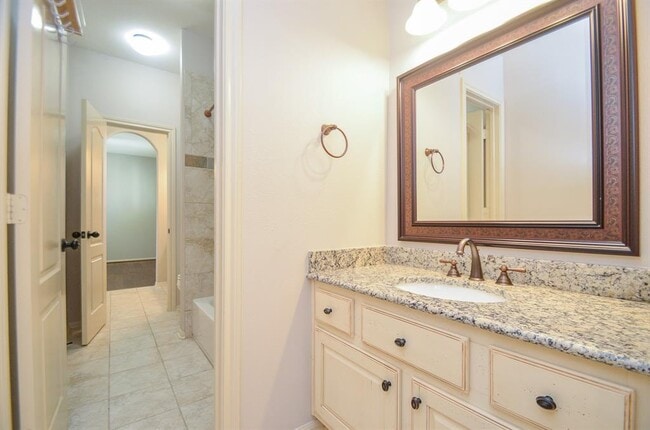 Building Photo - 42 N Knights Crossing Dr