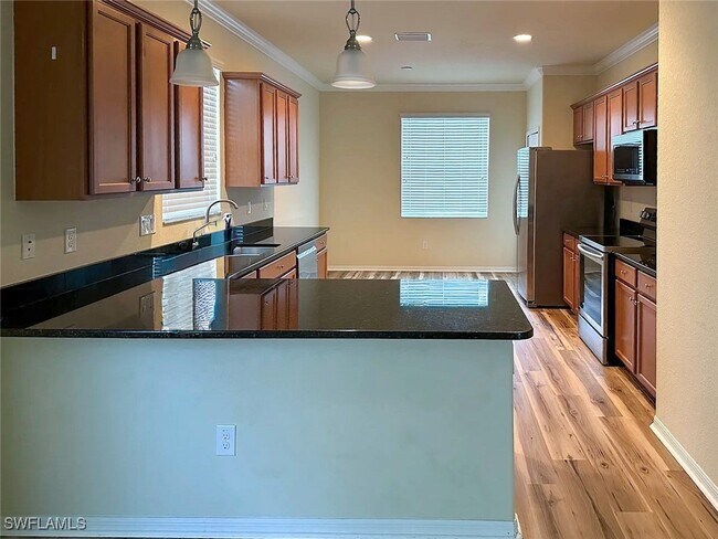 Building Photo - 2350 Heydon Cir E