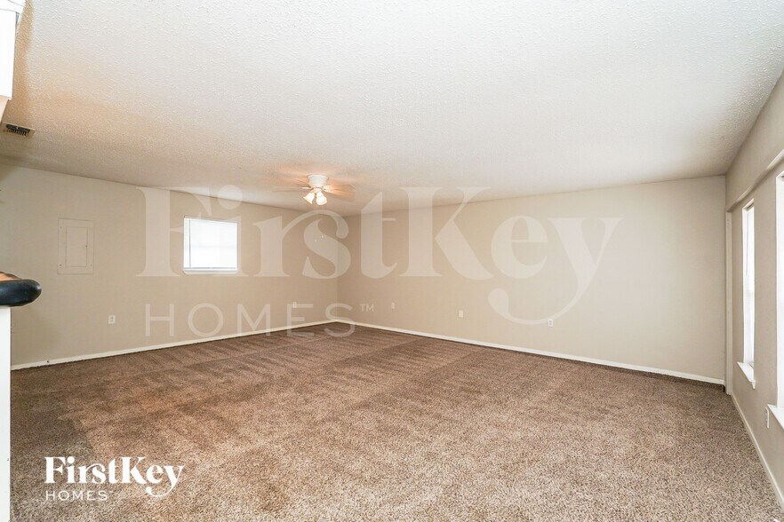 Building Photo - 3417 Willowcrest Dr