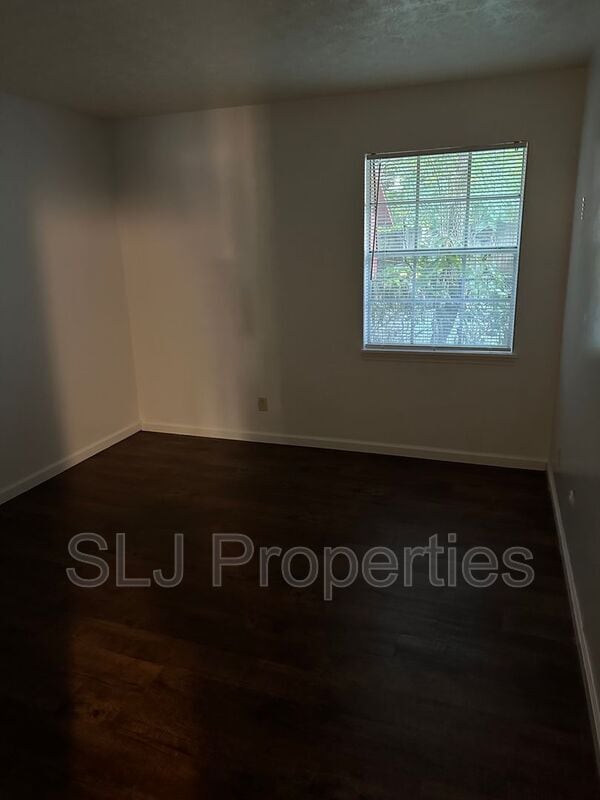 Building Photo - 428 Locust St