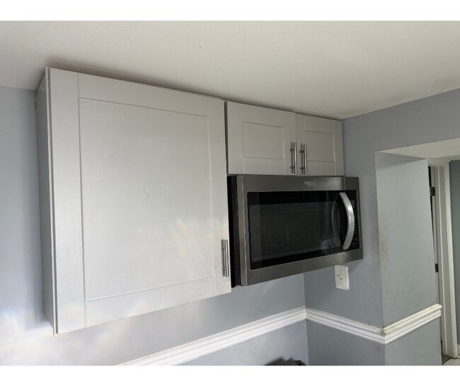 Building Photo - 4115 Fairhaven Ave
