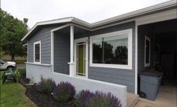 Building Photo - Updated 3 Bed Home with Vaulted Ceilings, Solar Panels & Large Corner Lot!