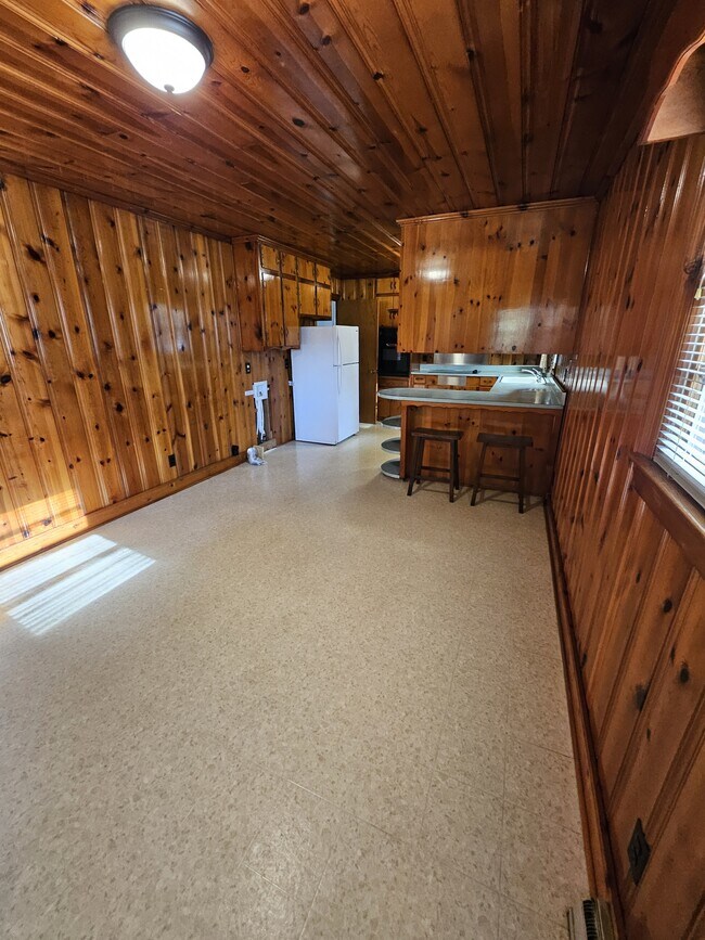 Building Photo - 207 Hooks Ave