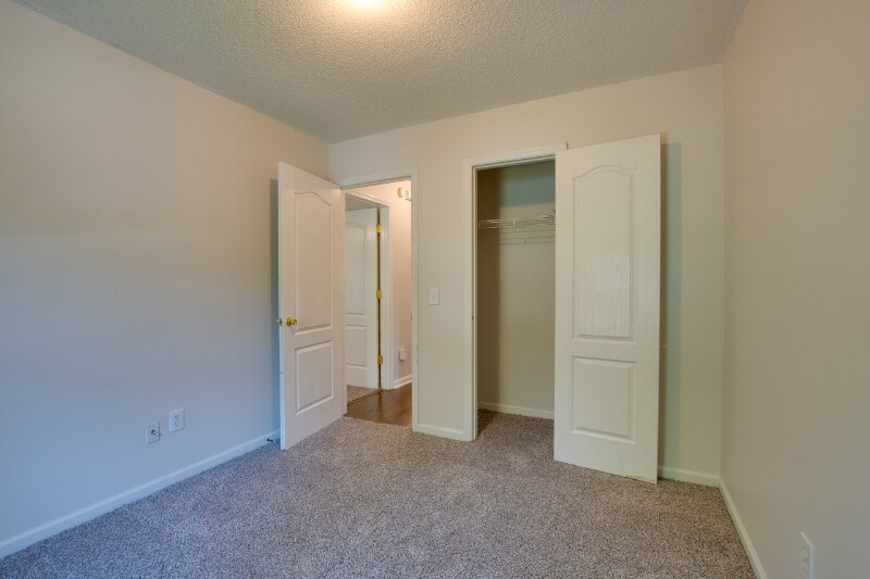 Building Photo - 238 Barberry Ln