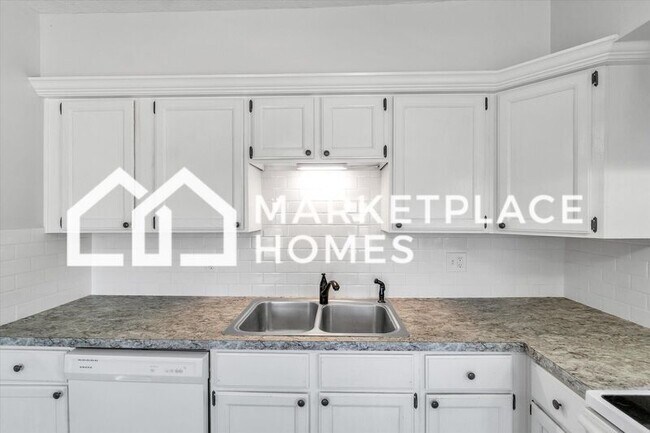 Building Photo - 115 Garden Ln