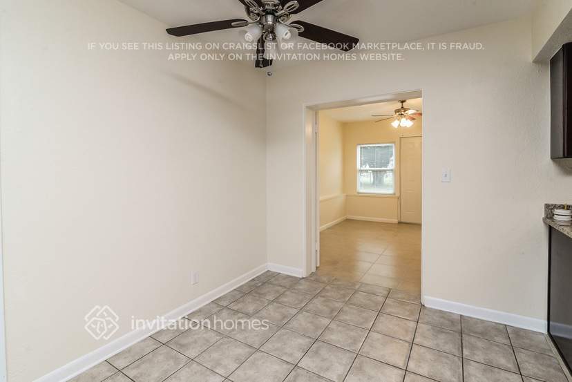 Building Photo - 10771 63rd Ave N