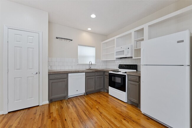 Building Photo - 1819 Branard St