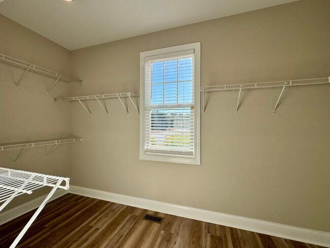 Building Photo - Traemoor At Lakewood