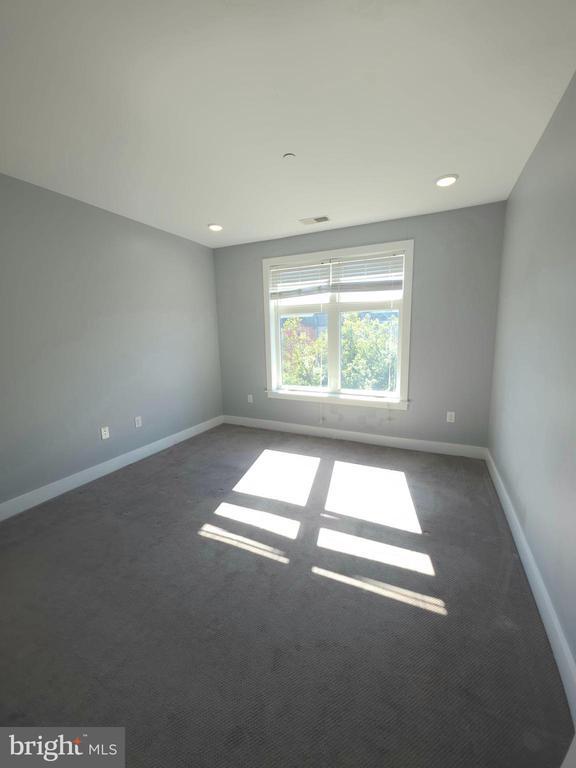 Building Photo - 3925 Haverford Ave