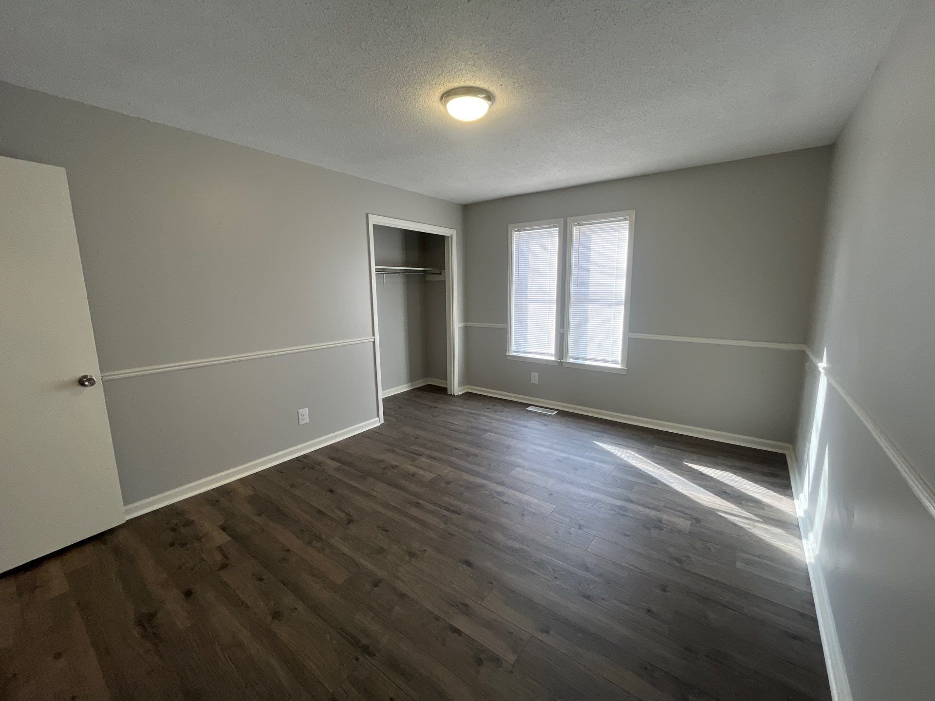 Building Photo - 102 Commanche Trl