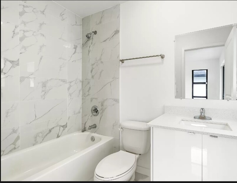 Building Photo - 1827 NW 68th St