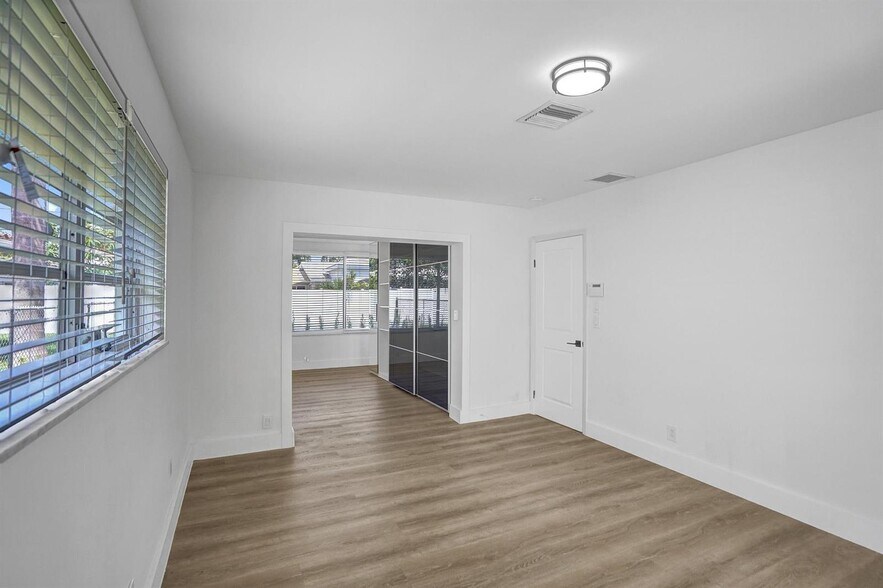 Building Photo - 4751 NE 29th Ave