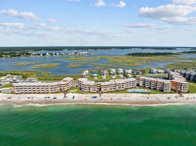 Building Photo - OCEAN FRONT *Off Season Rental* October 1s...