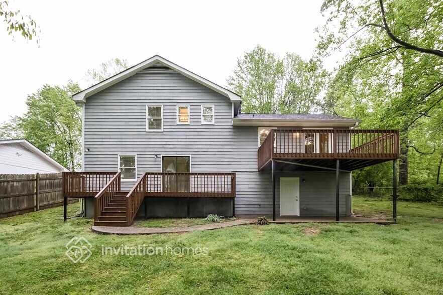 Building Photo - 5101 Sunset Dr
