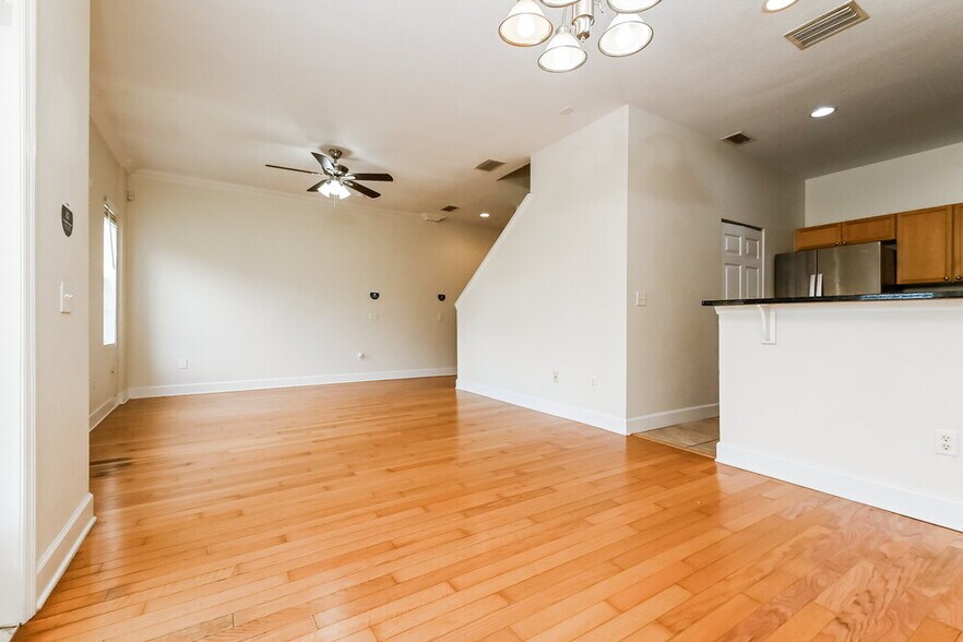 Building Photo - 6525 Quiet Pool Ct