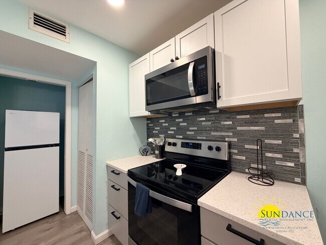 Building Photo - 4000 Gulf Terrace Dr