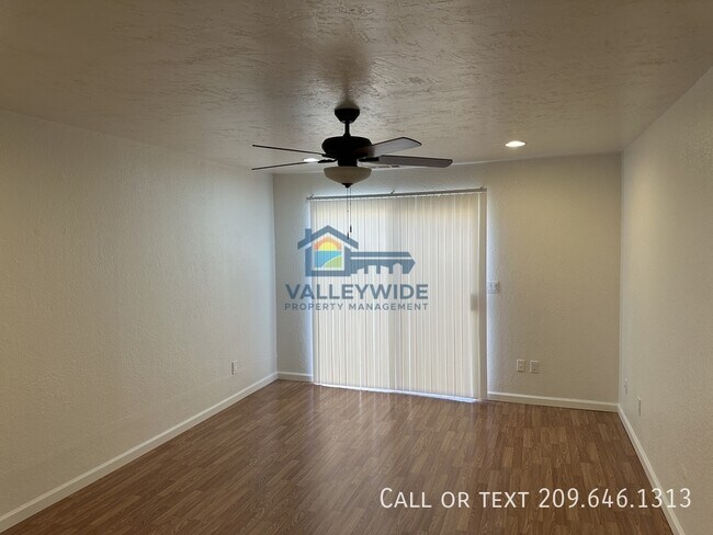 Building Photo - 541 San Vincente Ct