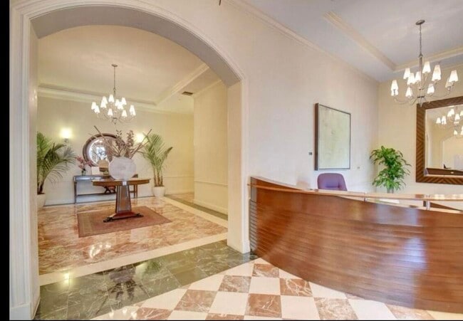 Building Photo - 804 E Windward Way